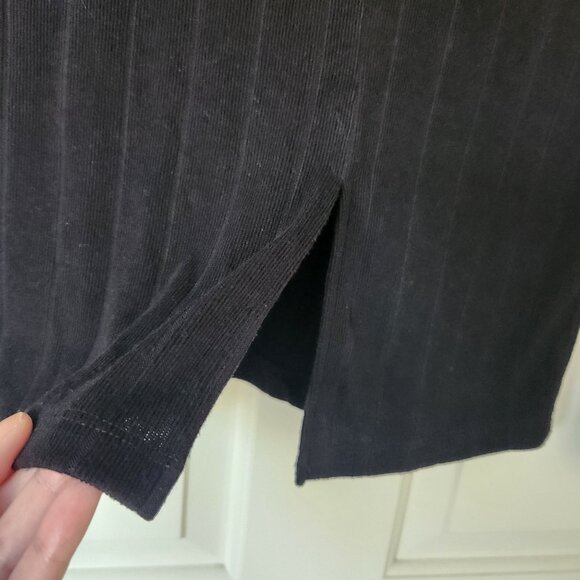 Stylenanda  Black Ribbed Long Sleeve Top Soft Comfy Cozy Korean Layer Minimalist - Picture 5 of 9